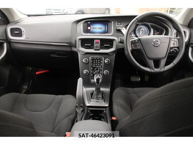 Volvo V40 2018-01 370198-1