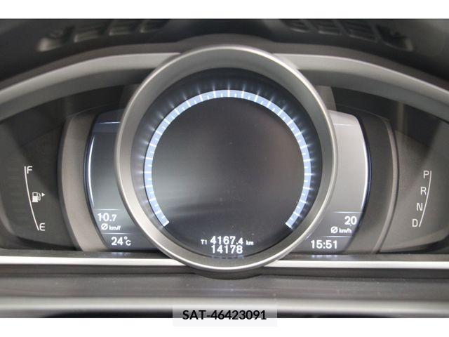 Volvo V40 2018-01 370198-3
