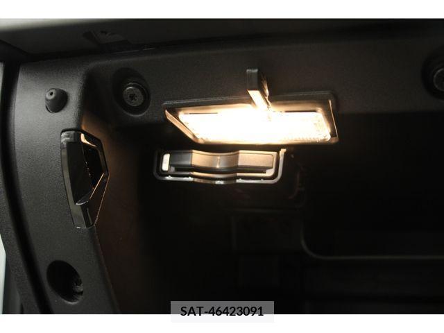Volvo V40 2018-01 370198-12