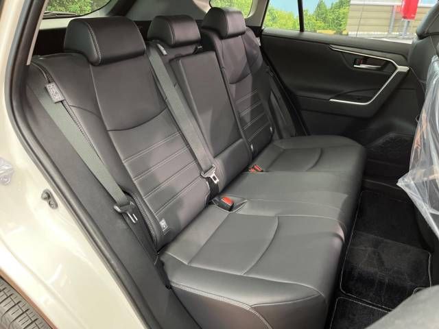 Toyota RAV4 2021-06 191440-12