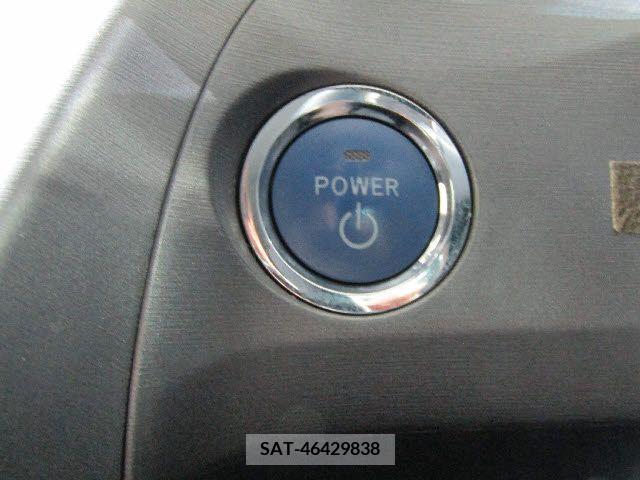 Toyota PRIUS 2012-06 282205-10