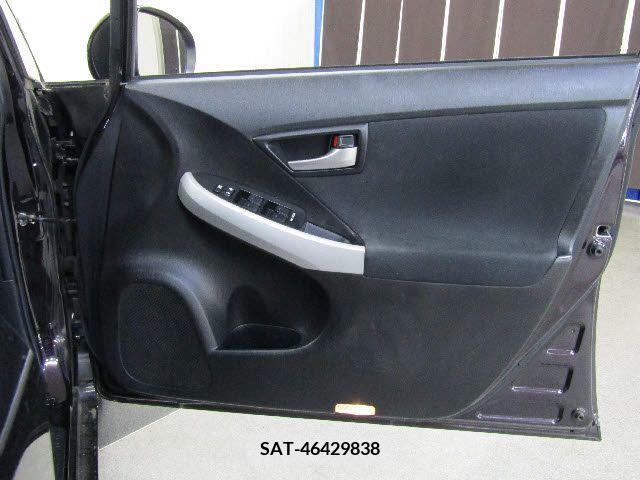 Toyota PRIUS 2012-06 282205-21