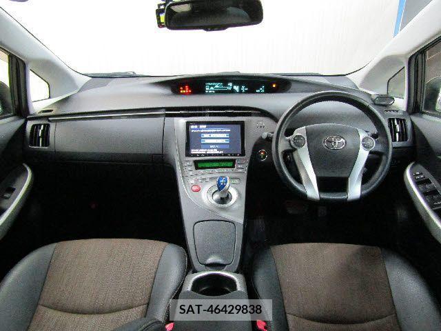 Toyota PRIUS 2012-06 282205-1