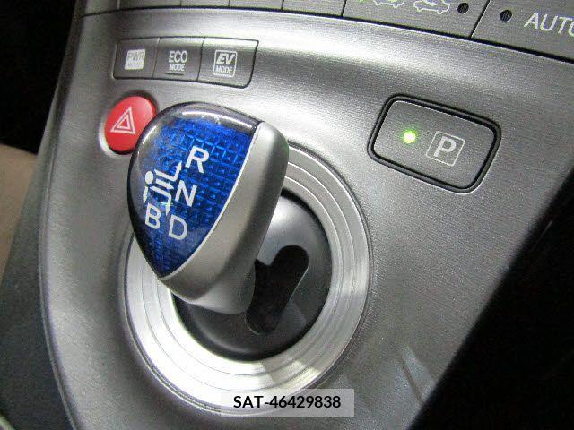Toyota PRIUS 2012-06 282205-19