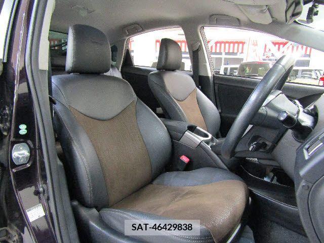 Toyota PRIUS 2012-06 282205-9
