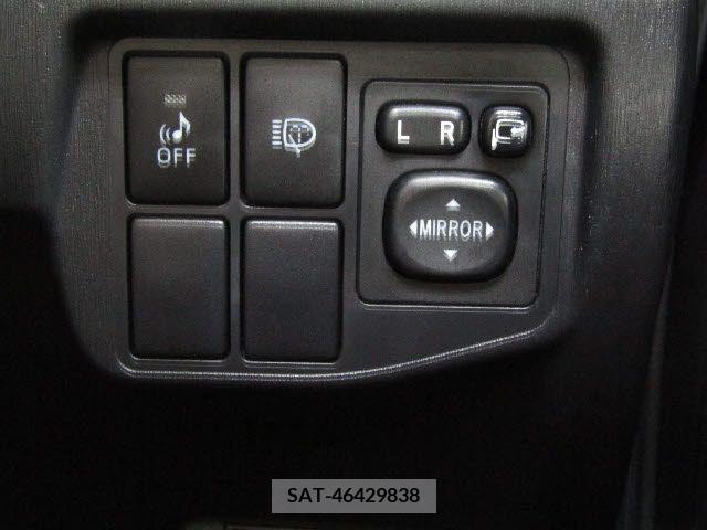 Toyota PRIUS 2012-06 282205-15
