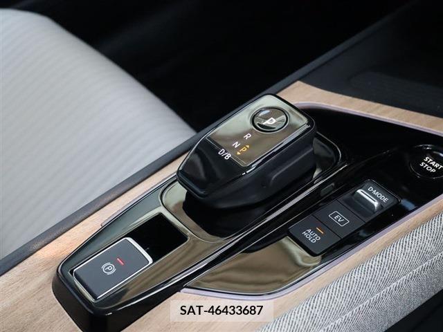 Nissan AURA 2023-08 342218-10