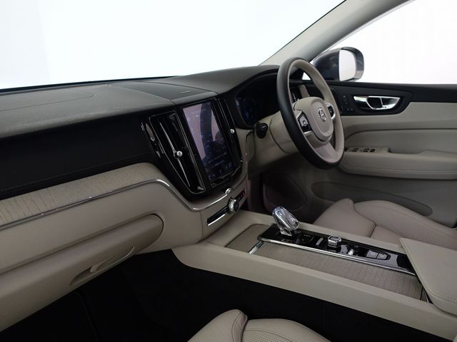 Volvo XC60 2021-07 24201-1
