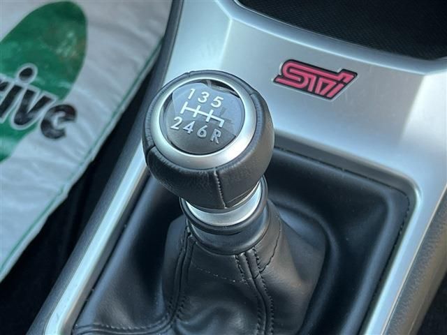 Subaru IMPREZA WRX 2013-04 195156-5