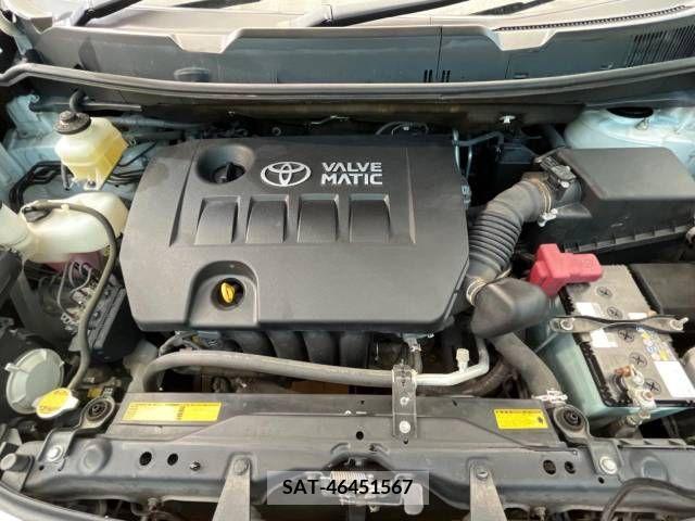 Toyota ISIS 2013-12 256973-18