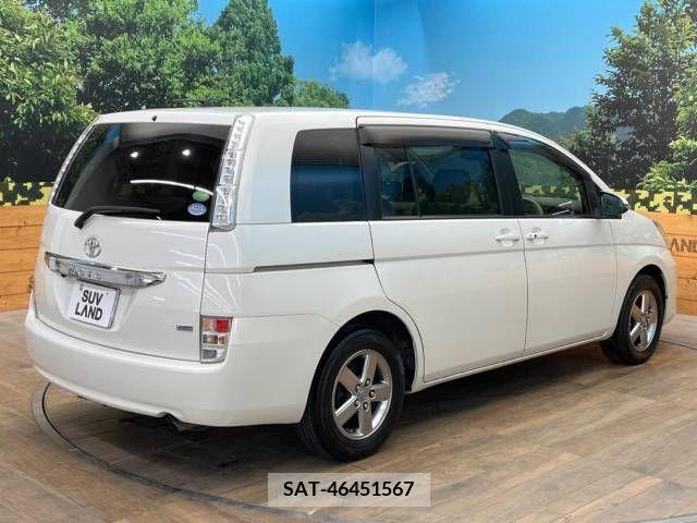 Toyota ISIS 2013-12 256973-17