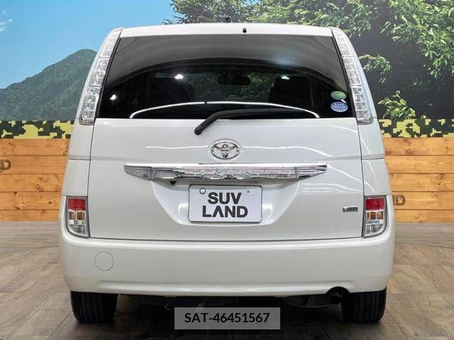 Toyota ISIS 2013-12 256973-15
