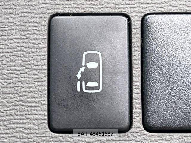 Toyota ISIS 2013-12 256973-5