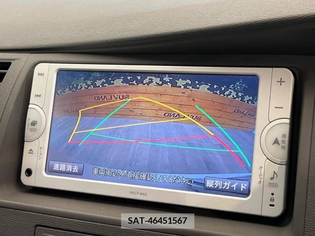Toyota ISIS 2013-12 256973-3