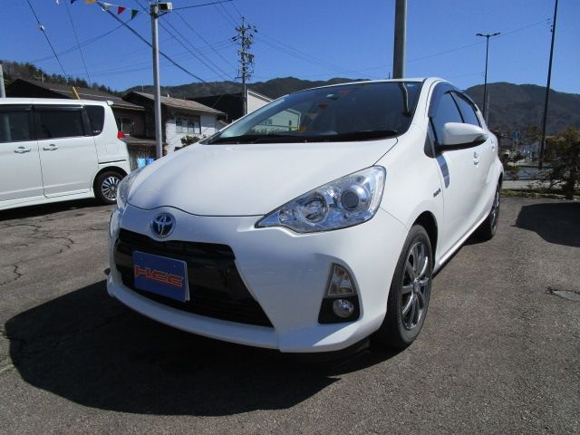 Toyota AQUA 2013-11 1352-0