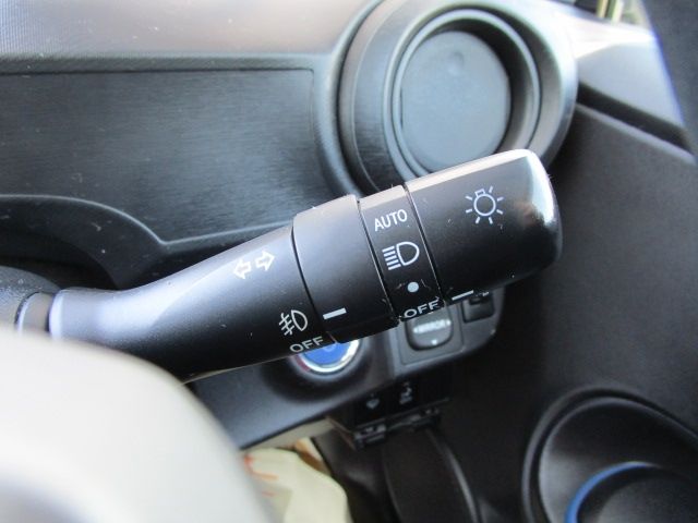 Toyota AQUA 2013-11 1352-11