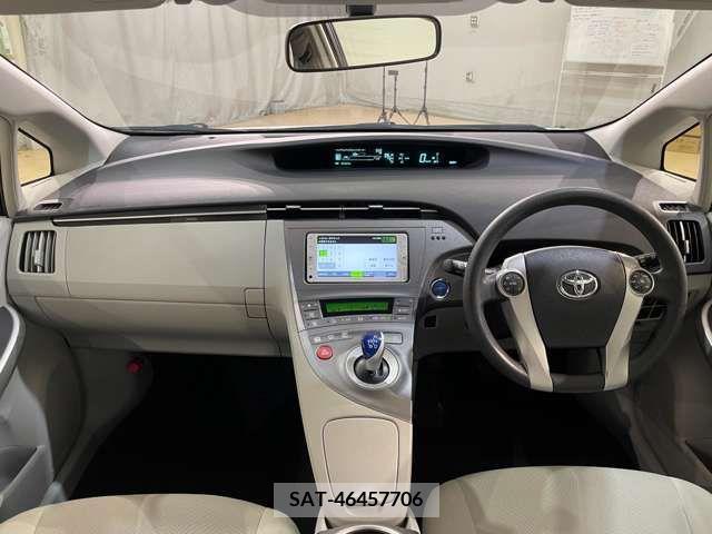 Toyota PRIUS 2014-07 221776-16