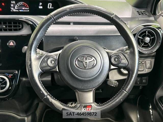 Toyota AQUA 2019-06 314374-11