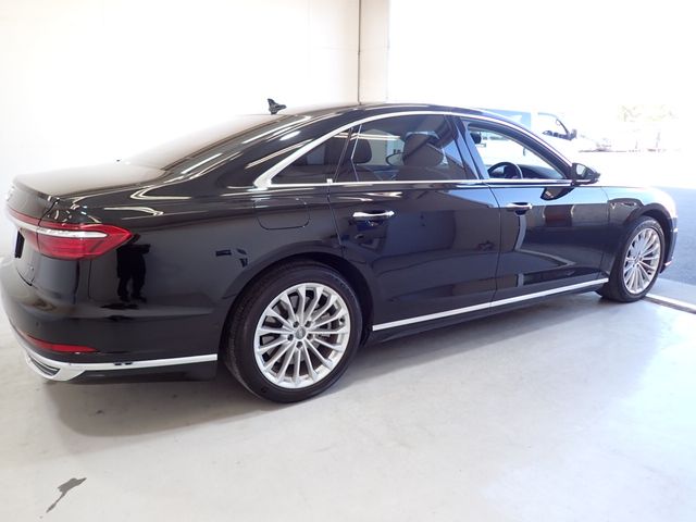 Audi A8 2018-10 16218-4