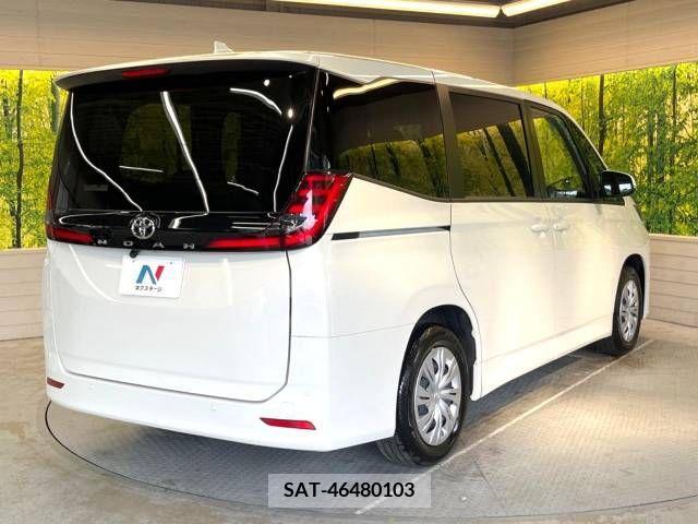 Toyota NOAH 2022-11 376356-18