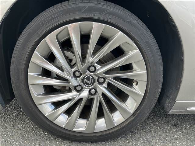 Lexus ES 2018-12 7259-19