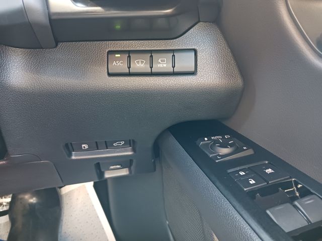 Lexus UX 2019-08 195605-18