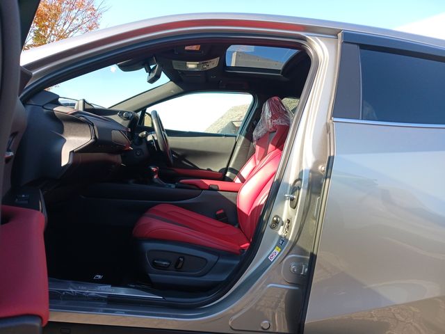 Lexus UX 2019-08 195605-20