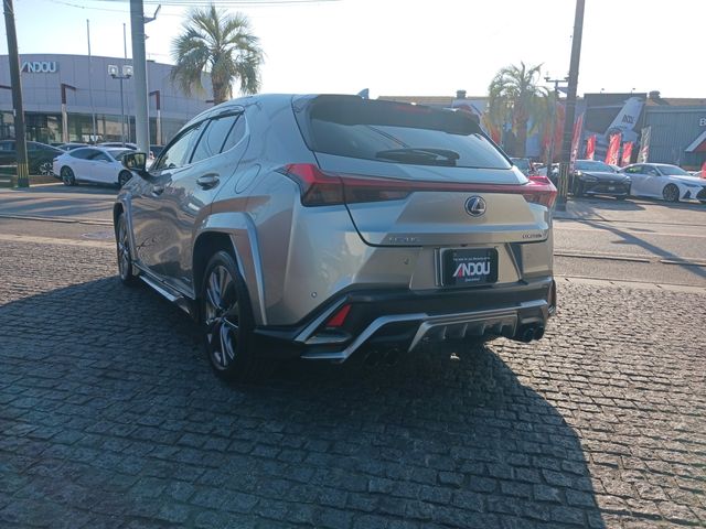 Lexus UX 2019-08 195605-2