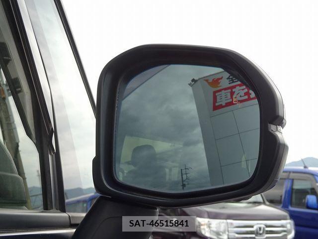 Honda STEP WGN 2022-11 324729-9