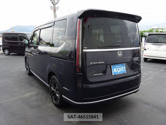 Honda STEP WGN 2022-11 324729-5