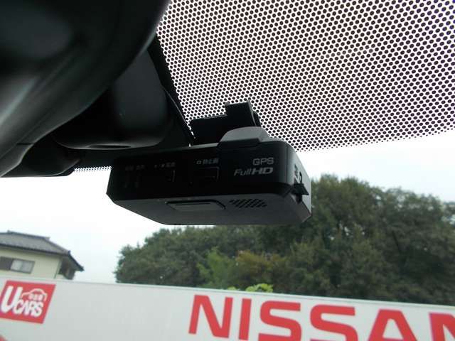 Nissan LEAF 2017-12 11983-6
