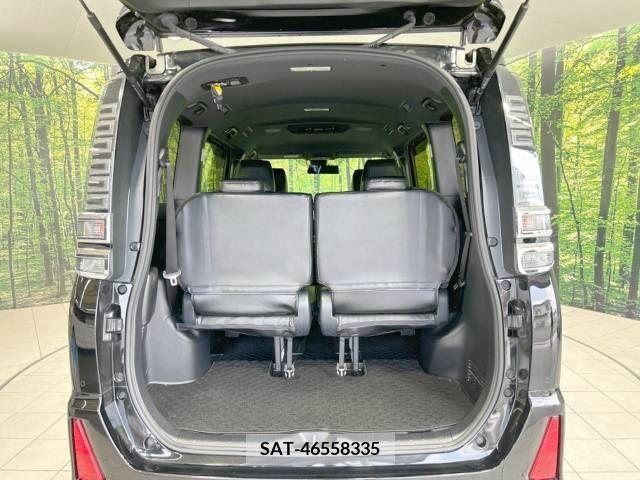 Toyota VOXY 2019-09 331803-11