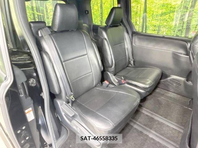Toyota VOXY 2019-09 331803-9