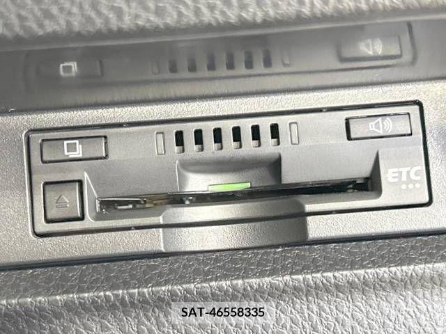 Toyota VOXY 2019-09 331803-6