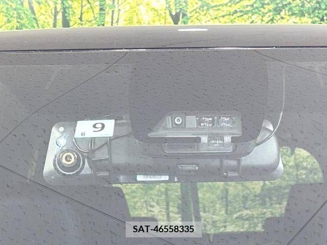 Toyota VOXY 2019-09 331803-3