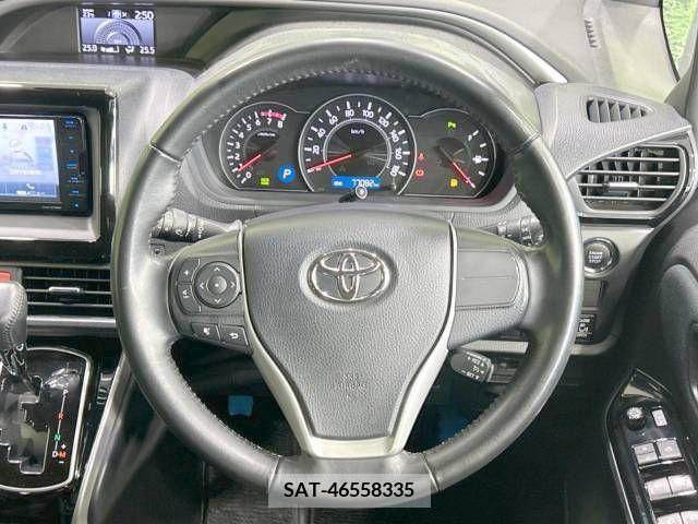 Toyota VOXY 2019-09 331803-12