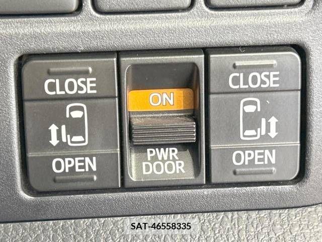Toyota VOXY 2019-09 331803-2