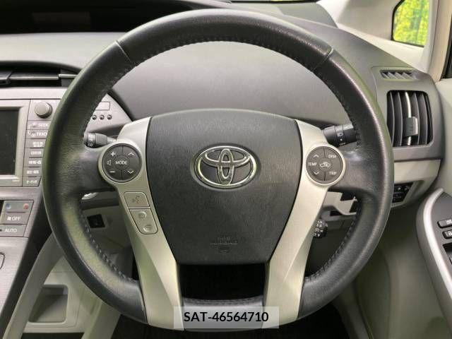 Toyota PRIUS 2013-11 322151-11
