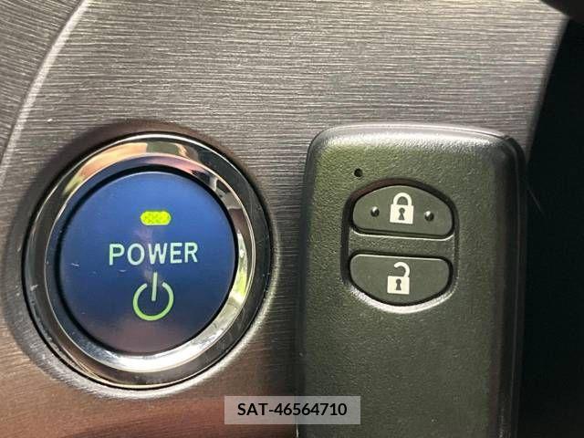 Toyota PRIUS 2013-11 322151-7