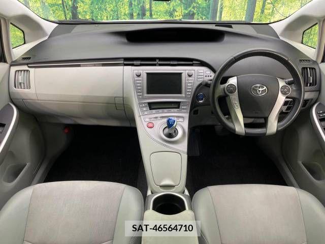 Toyota PRIUS 2013-11 322151-1