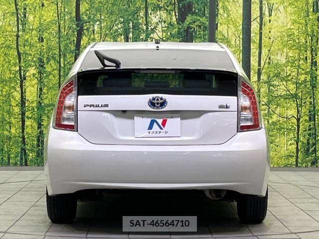 Toyota PRIUS 2013-11 322151-15