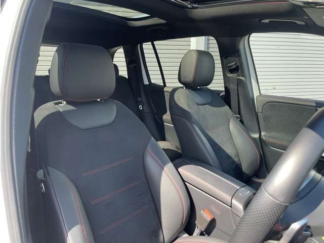 Mercedes Benz GLB-CLASS 2021-10 23184-16