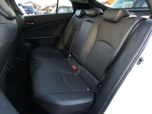 Toyota PRIUS 2016-04 196495-17