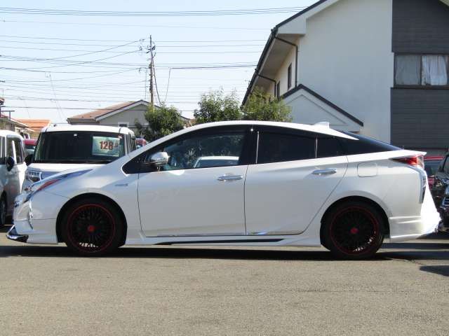 Toyota PRIUS 2016-04 196495-3