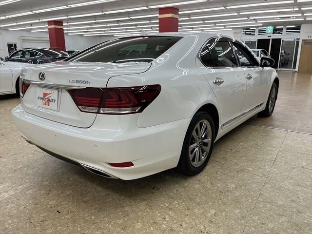 Lexus LS 2012-11 9237-4