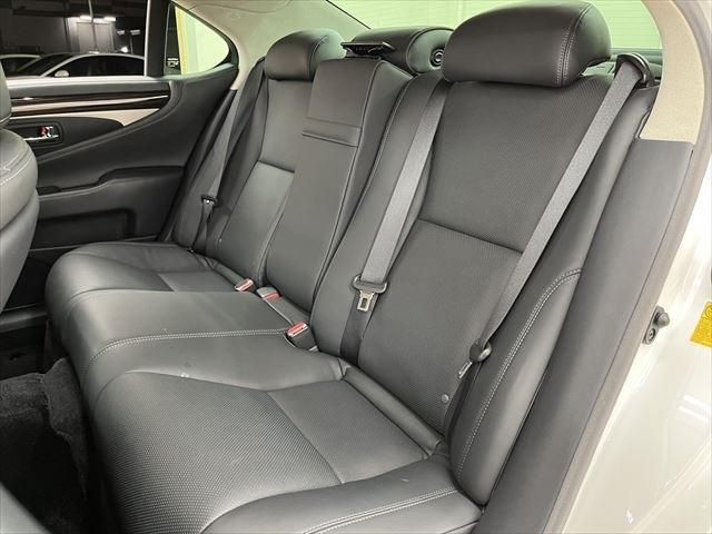 Lexus LS 2012-11 9237-22