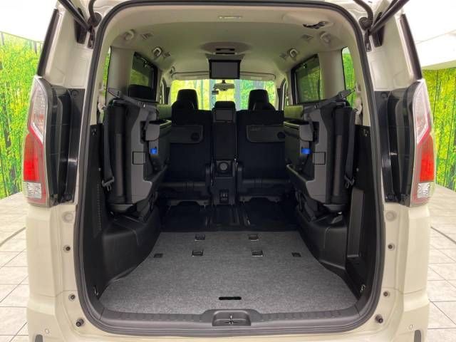 Nissan SERENA 2017-04 188506-11