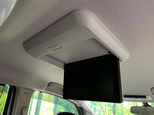 Nissan SERENA 2017-04 188506-3