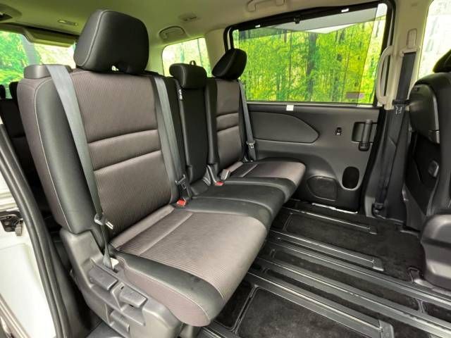 Nissan SERENA 2017-04 188506-9