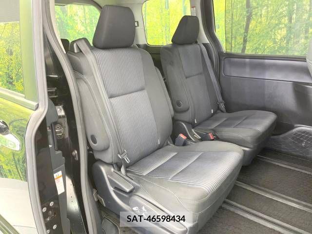 Toyota VOXY 2015-12 218535-10
